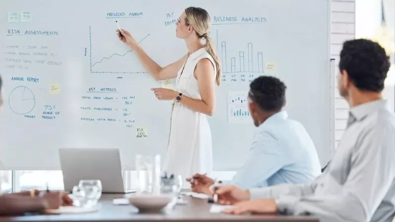 Illustration : Faire mieux avec moins : Comment piloter, organiser et évaluer l'action municipale ?