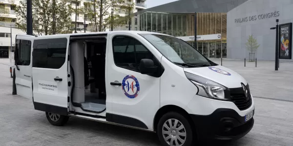 Police aux frontières : un véhicule dédié pour mieux prévenir la fraude documentaire